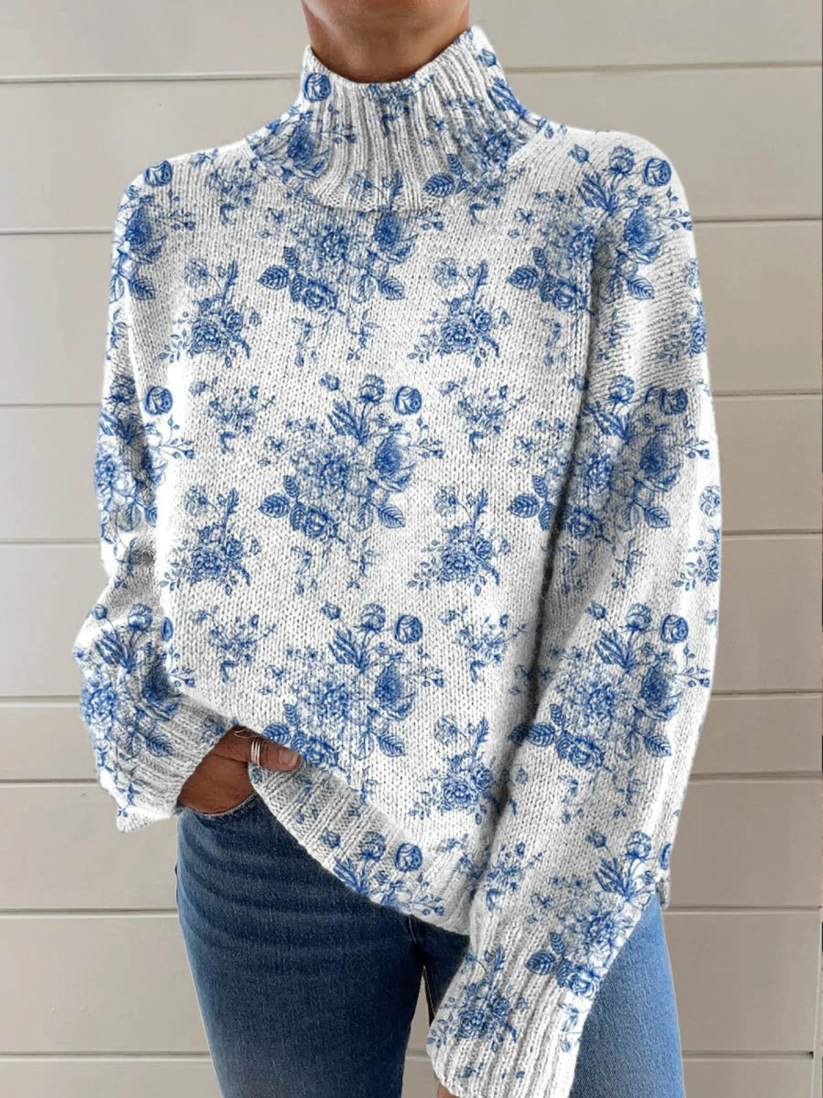 Mohnblume | Blauer Rollkragenpullover