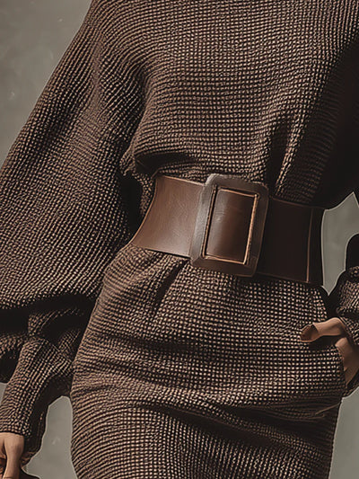 Dunkelbraunes Kurzkleid