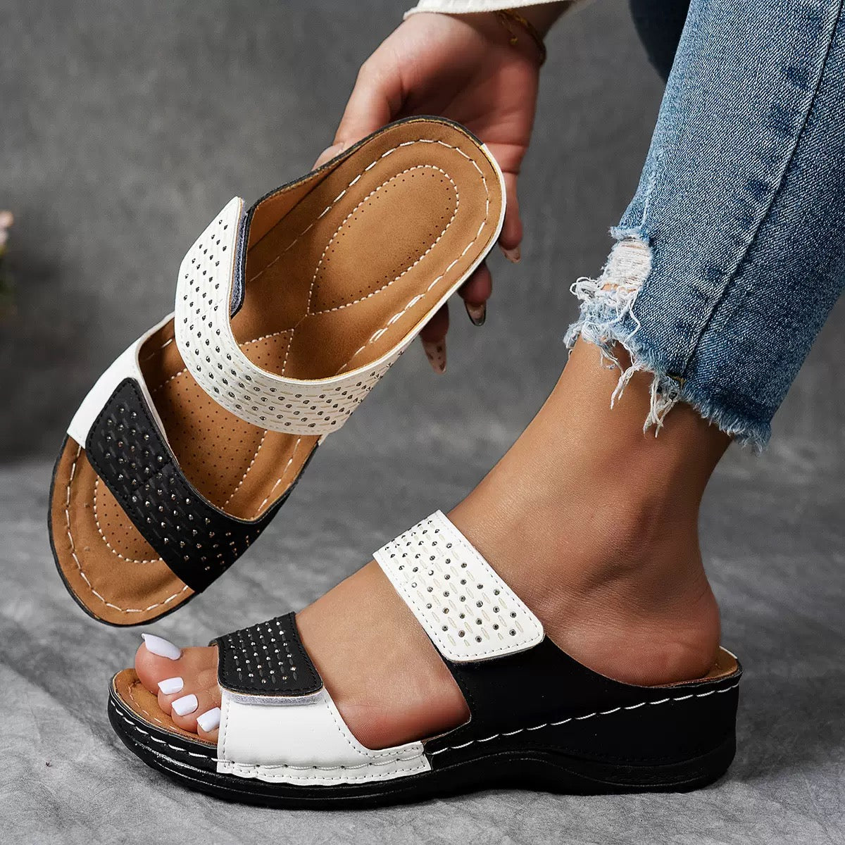 Ortholuxe™ – Atmungsaktive Orthopädische Slip-In Sandalen für Damen