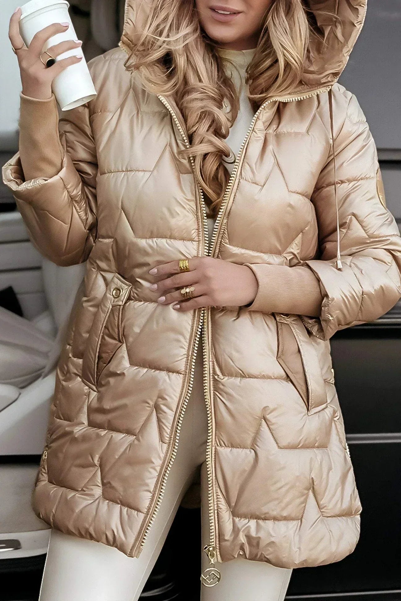 Chivelle™ - Elegante Winterjacke mit Kapuze und Futter