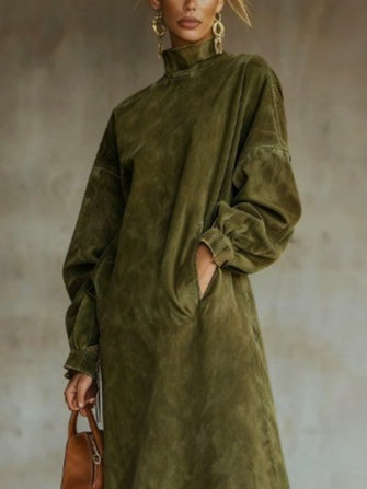 Wildlederkleid mit Rollkragen und Fransen